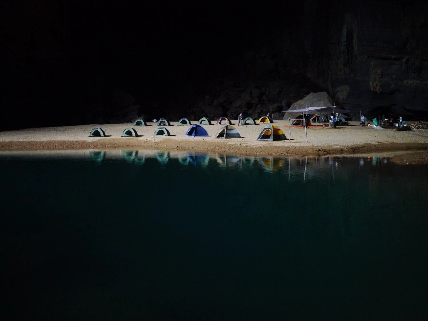 AI-Asfar Lake