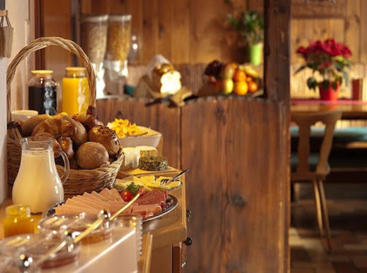 Brunch Indoors