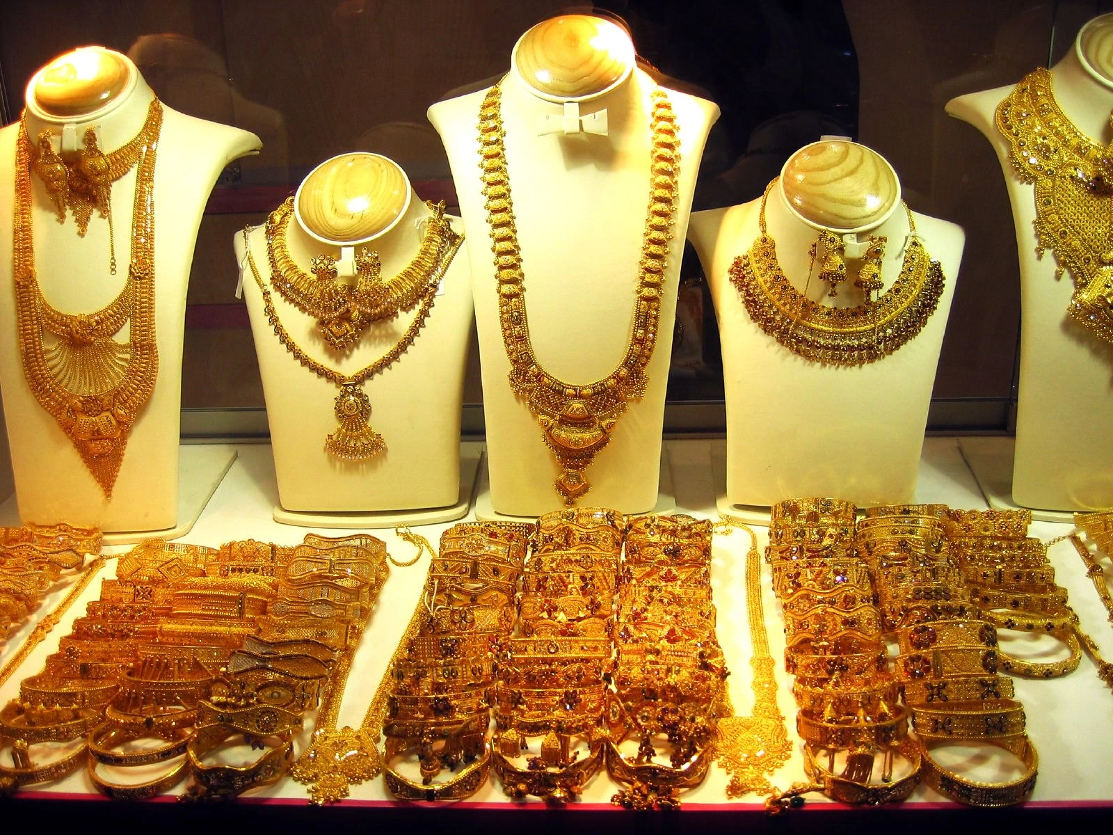 Manama Golds