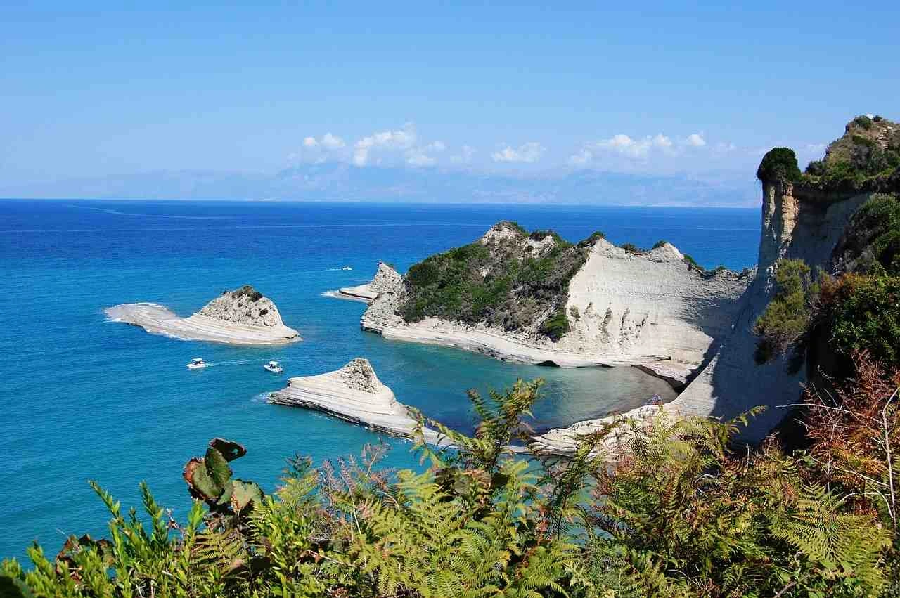 Let’s Go Island Hopping: 10 Greek Islands for a Dream Holiday.