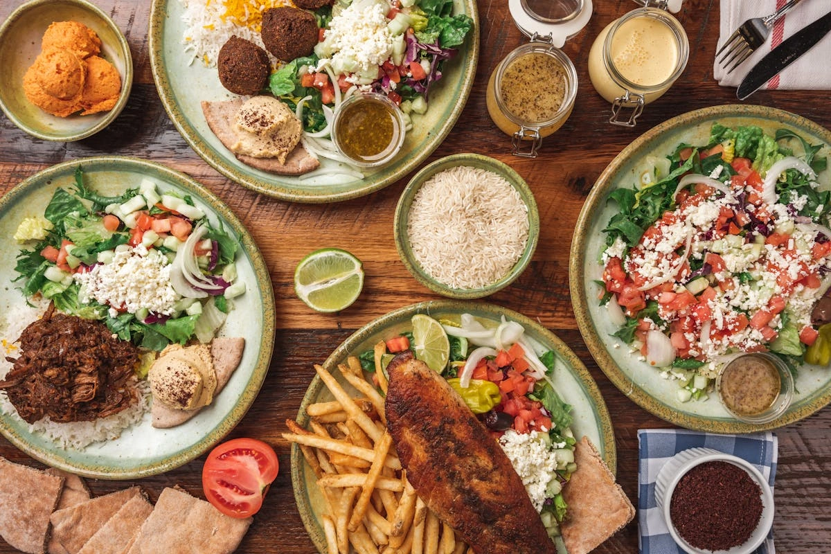 مطعم زيارة إيليت الهرم، يقدم اشهر الاكلات المصرية