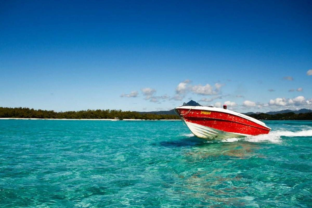 Speed boat at East Mauritius