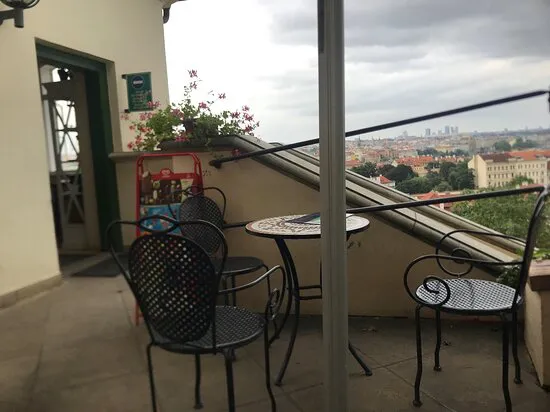 كوفي ان جاردن، براغ