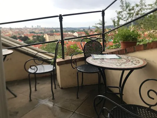 كوفي ان جاردن، براغ