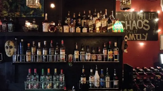 حانة الفوضى