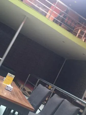 لاياكو كافيه لاونج آند بار