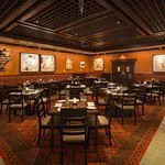 مطعم تيفينز