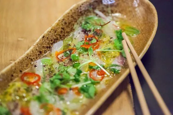 مطعم إيزاكايا، أثينا