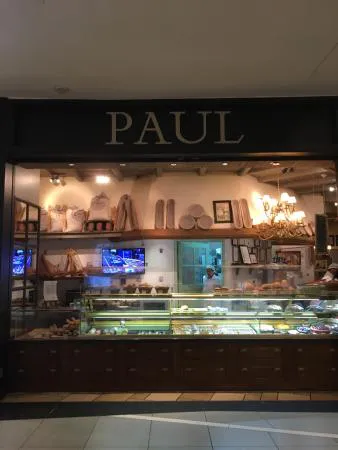 مطعم ومخبز بول