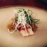 مطعم وبار هنري