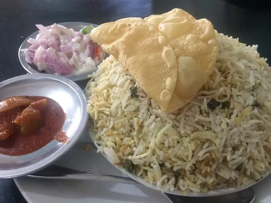 مطعم فندق لاكي ستار، كوتشي