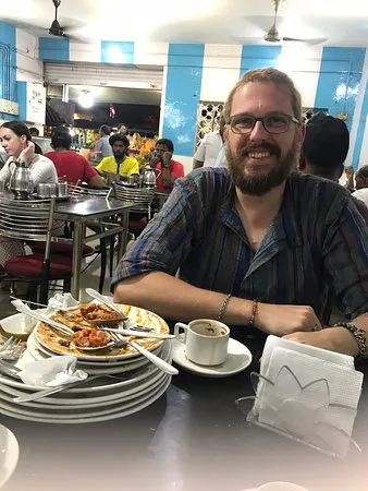 مطعم فندق لاكي ستار، كوتشي