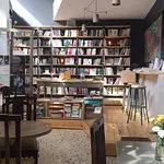 مكتبة ومقهى ليتل تري، أثينا
