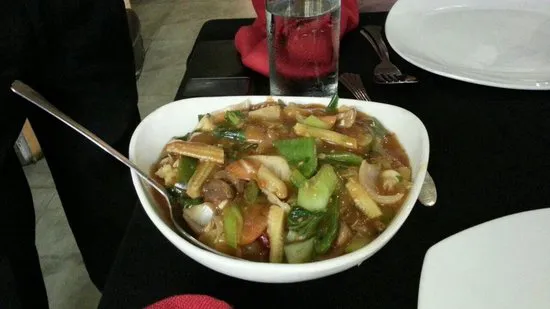 مطعم أكا ساكا، نيودلهي