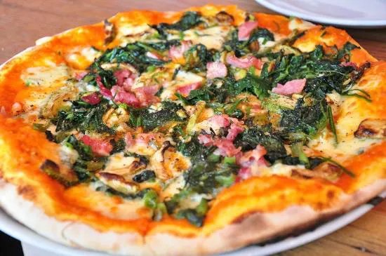 مطعم البيتزا النار والجليد