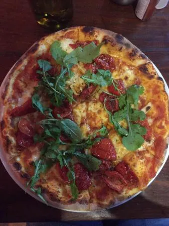 مطعم البيتزا النار والجليد