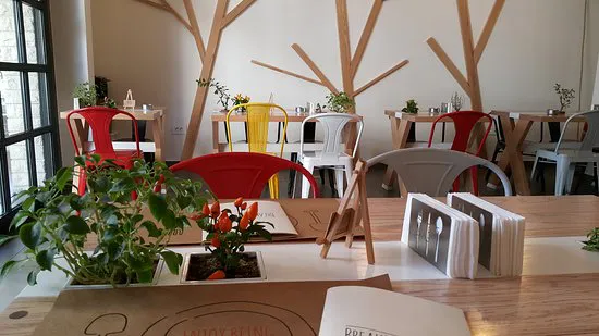 مطعم ذا بارن