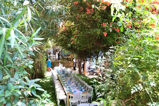 مطعم بلو هاوس تي