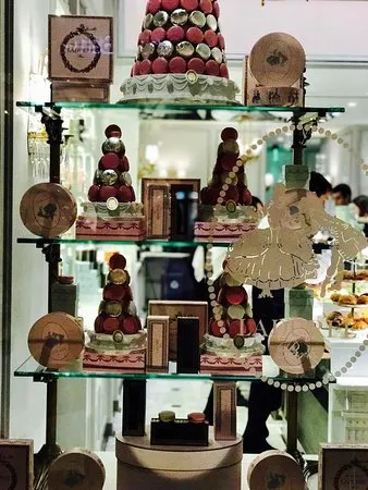 Laduree The Grove