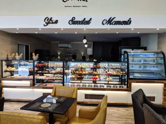 مطعم ومخبوزات أورينتال، أكرا - غانا