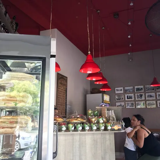 مطعم كافينداكي، أثينا