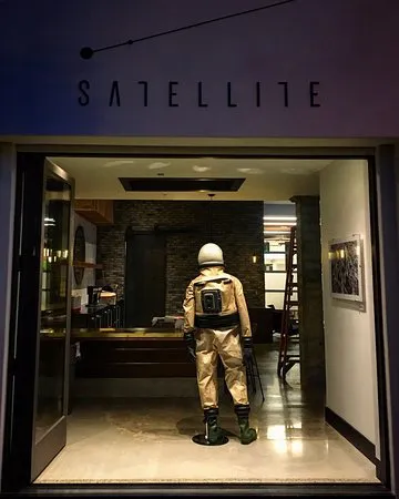 Satellite SB