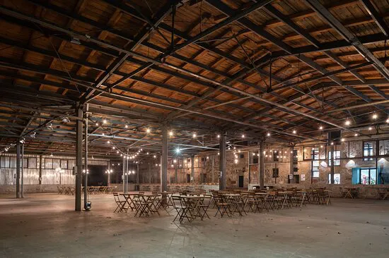 مطعم آرت اند فوود زونا، براغ