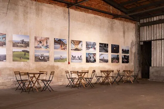 مطعم آرت اند فوود زونا، براغ