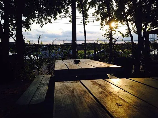 Piggy's Kitchen & Bar