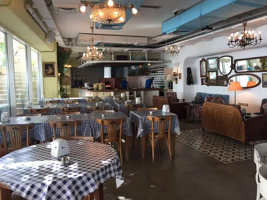 مطعم الفلمنكي، الروشة