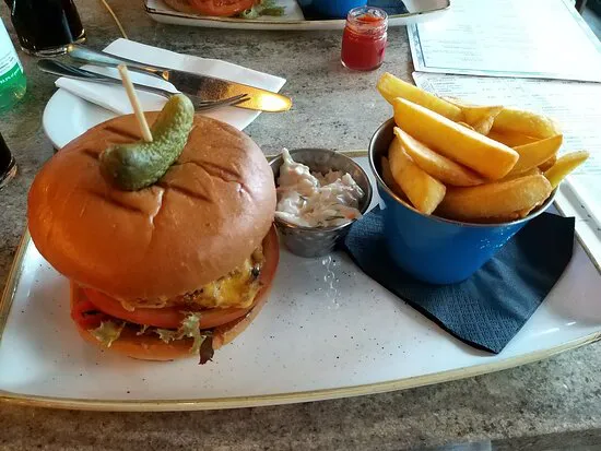 Broyage Bar & Bistro