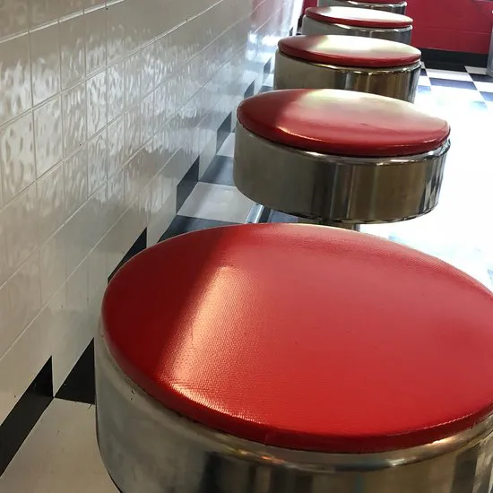 Bob's Burgers في مطعم 50'S Style