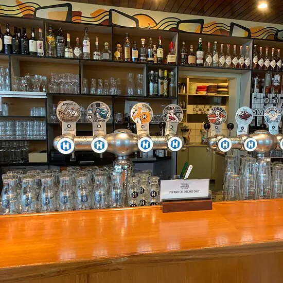 بنسيون هوملاند بار & مطعم