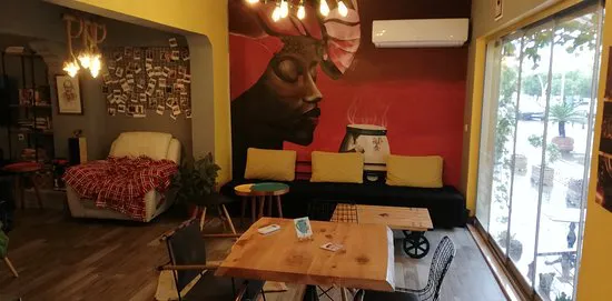 مقهى كيتشي، فتحية