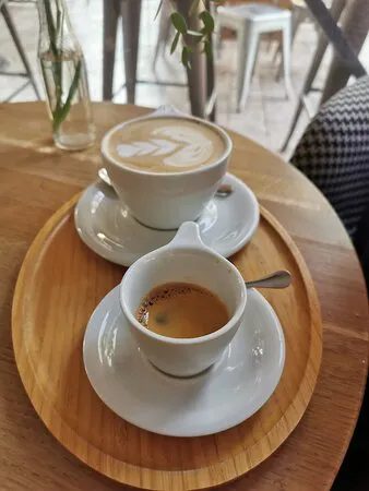 مقهى بازار كوفي كمبوني