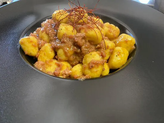 ماماجينا كافيه & بيسترو