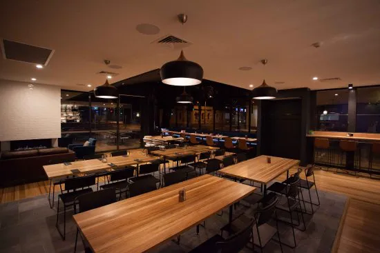 بلوستون بار ومطبخ