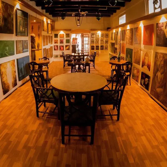 كلاسيك آرت كافيه، كوتشي