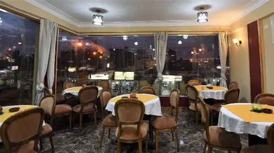 Anaro Restaurant & Cafe