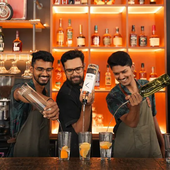 رويال انفيلد كراج كافيه