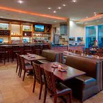 مطعم وبار Firefly في خليج Dana Mission