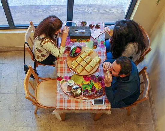 مطعم أم علي الاصلي