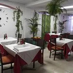 مطعم استوائي