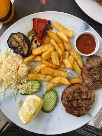 مطعم كيبوس تو موسيو، أثينا