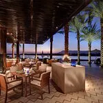 مطعم أوليفز