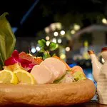 أحمر الباب الآسيوية بيسترو