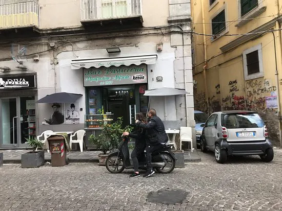 الباستيسيريا ألفريدو مانفريدينو