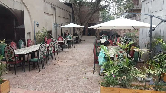 مطعم شاهي بايثك، لاهور