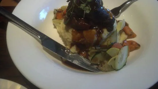 النحاس كانيون جريل هاوس & حانة