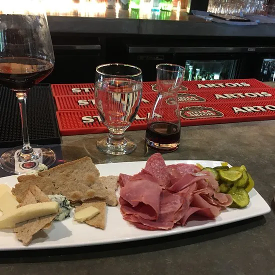 النحاس كانيون جريل هاوس & حانة